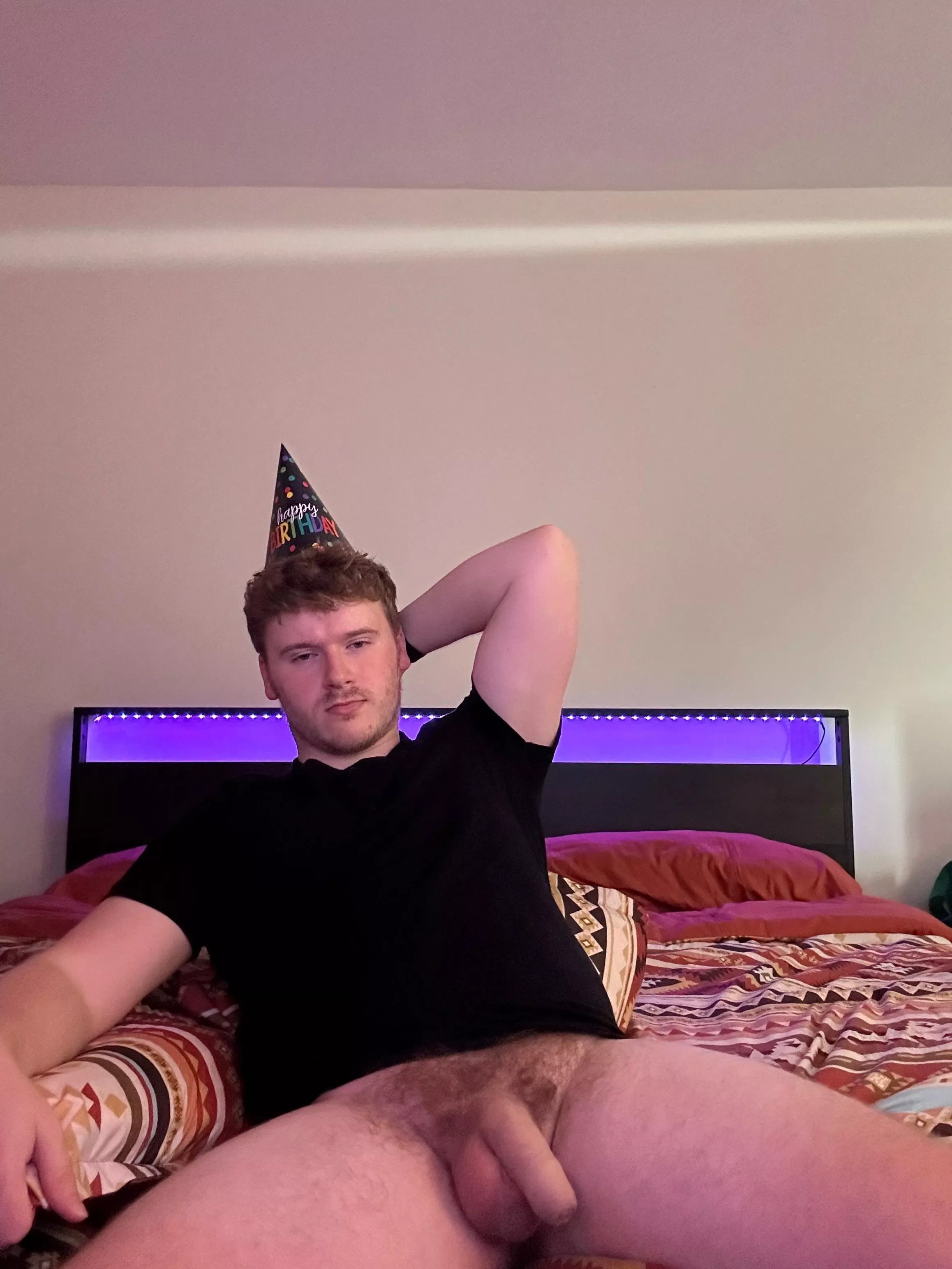 I could use a warm throat to slide this down 👅 [27]