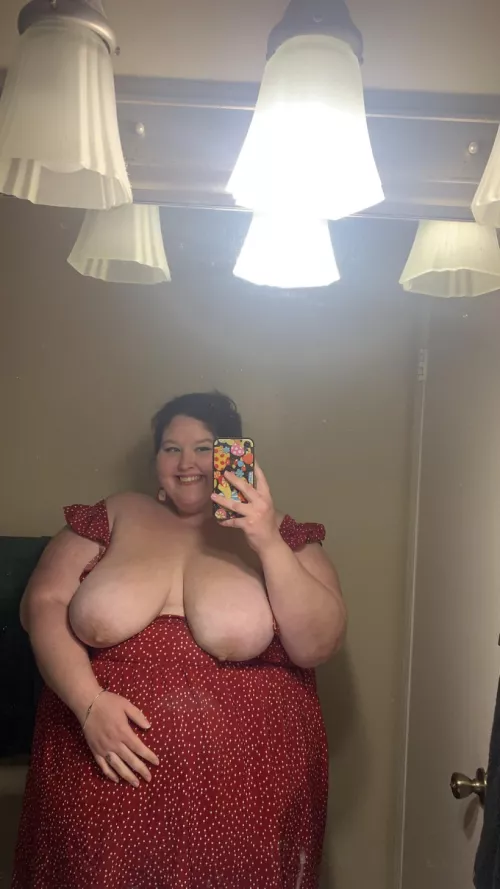 I just wanna crawl between a beautiful woman’s thighs rn and eat for hours🤤