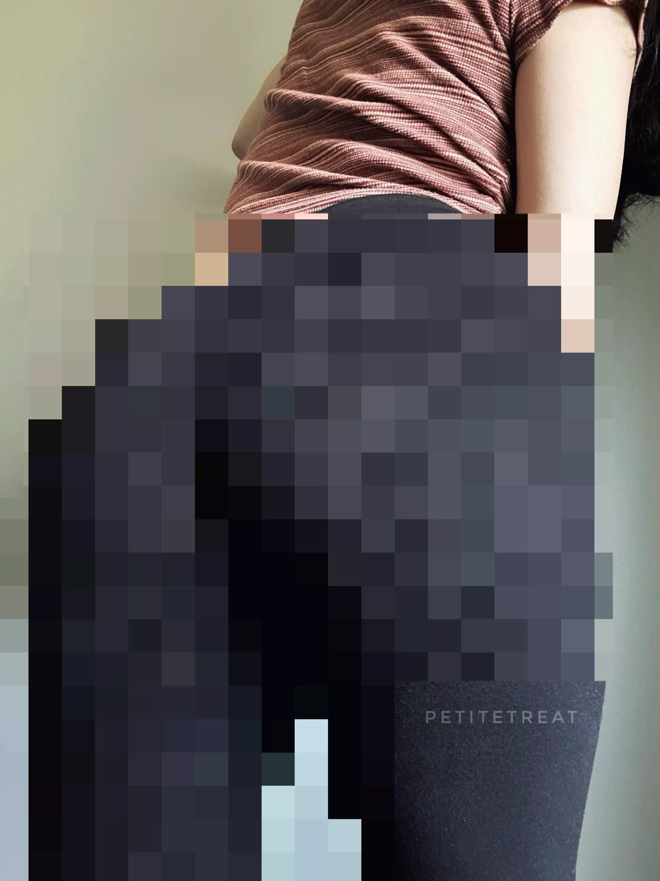 I need a new fun and desperate simp to entertain me. Duties include worshipping me, spoiling me, and staying horny for me without any end in sight 😛