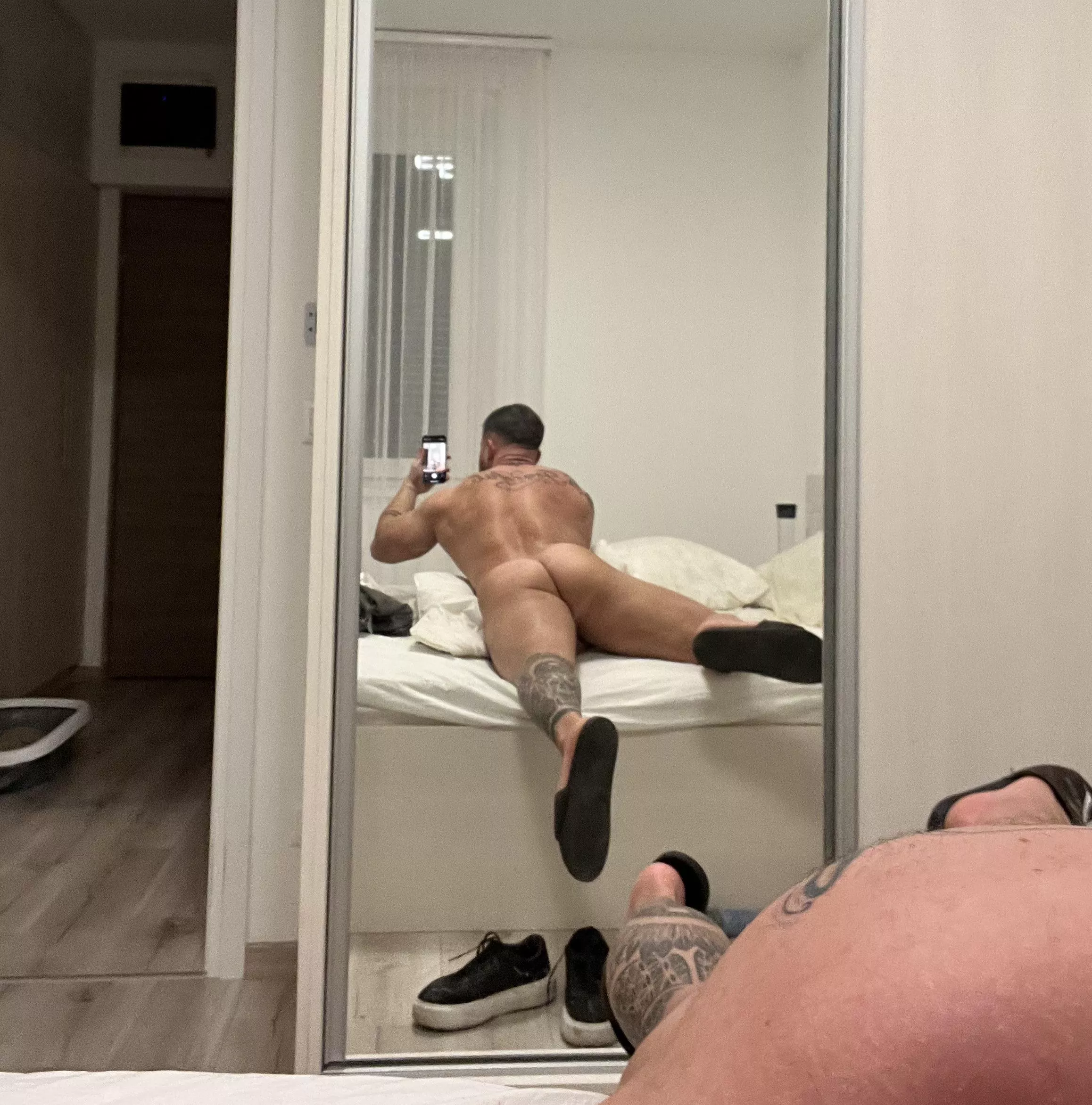 I see a lot of dicks here so I decided to change the pattern and show an ass.