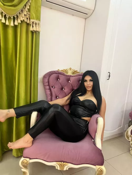 I want you to look at me all day