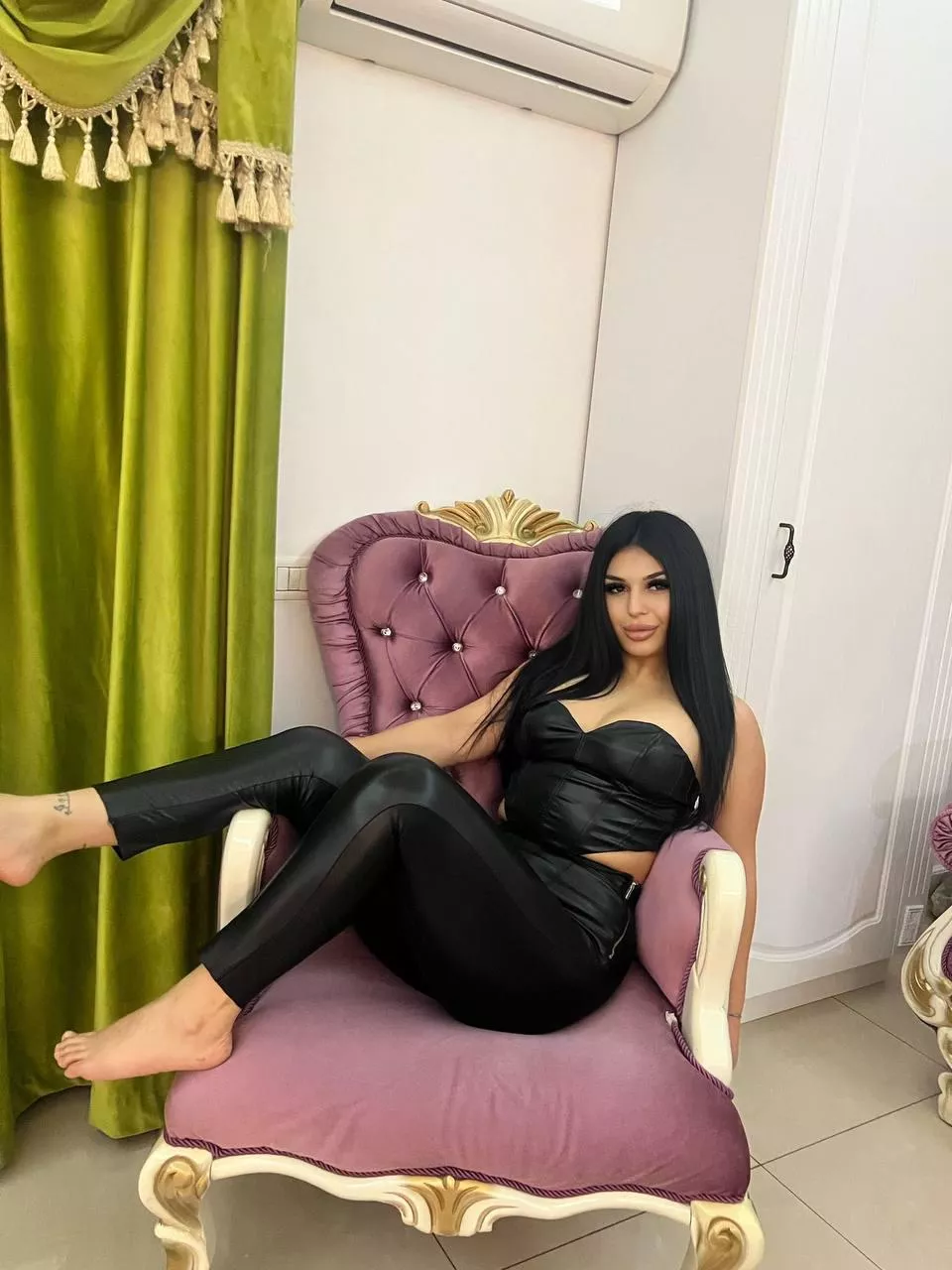 I want you to look at me all day