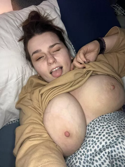 I want you to suck my saggy tits