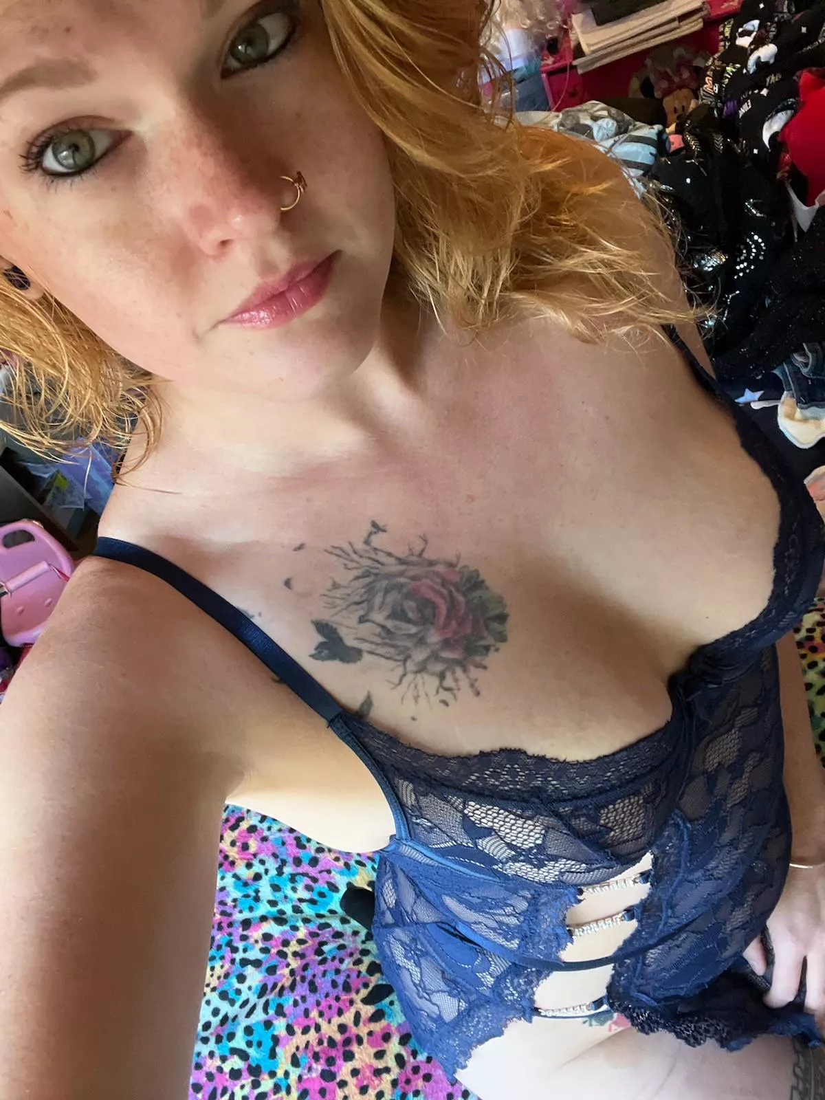 It’s all about eye contact 😈