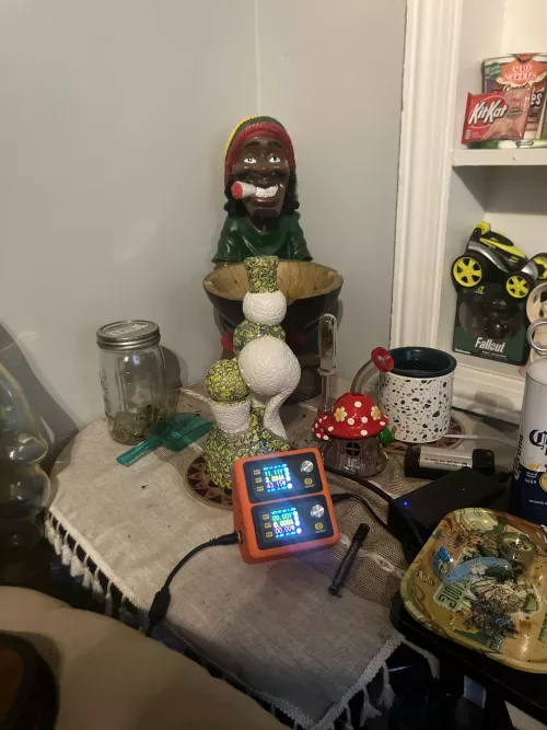 Living room station slaps.