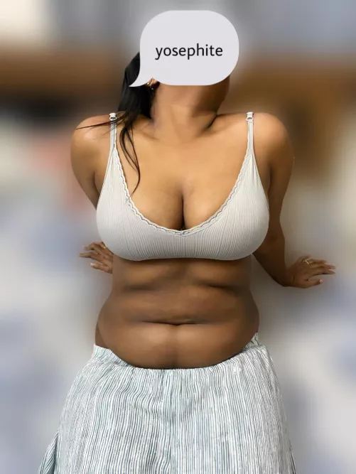 Love it when she makes her husband click her in my favourite lingerie on days we don’t meet