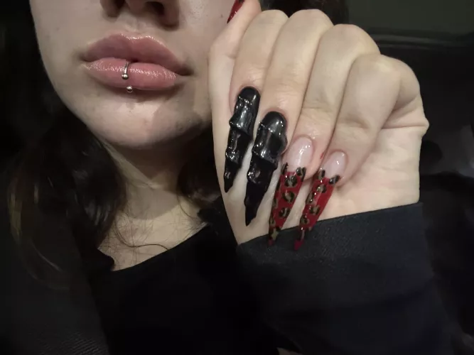 Love my nails and lips 