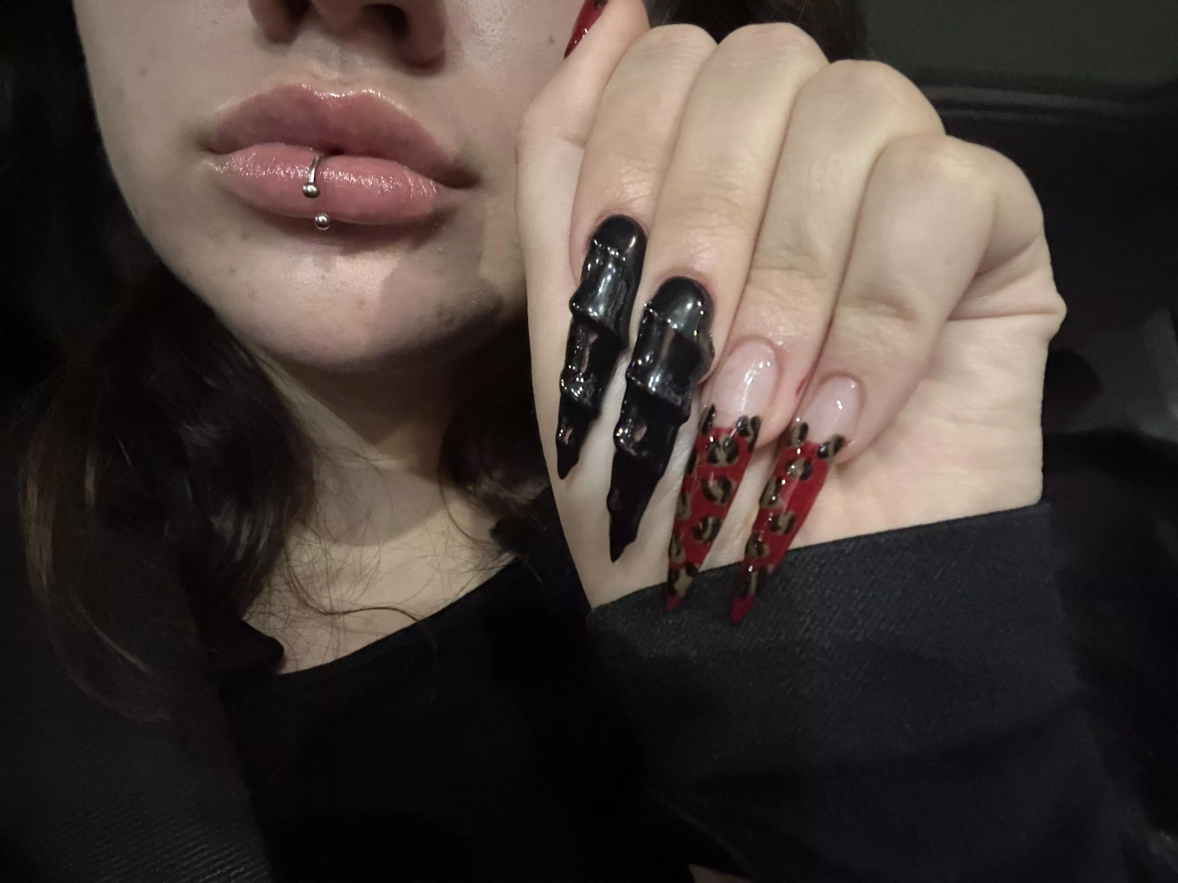 Love my nails and lips 