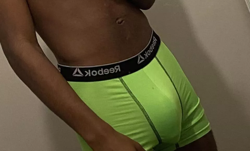 M Fargo-Moorhead area looking for couples (MF) or F. DM Open