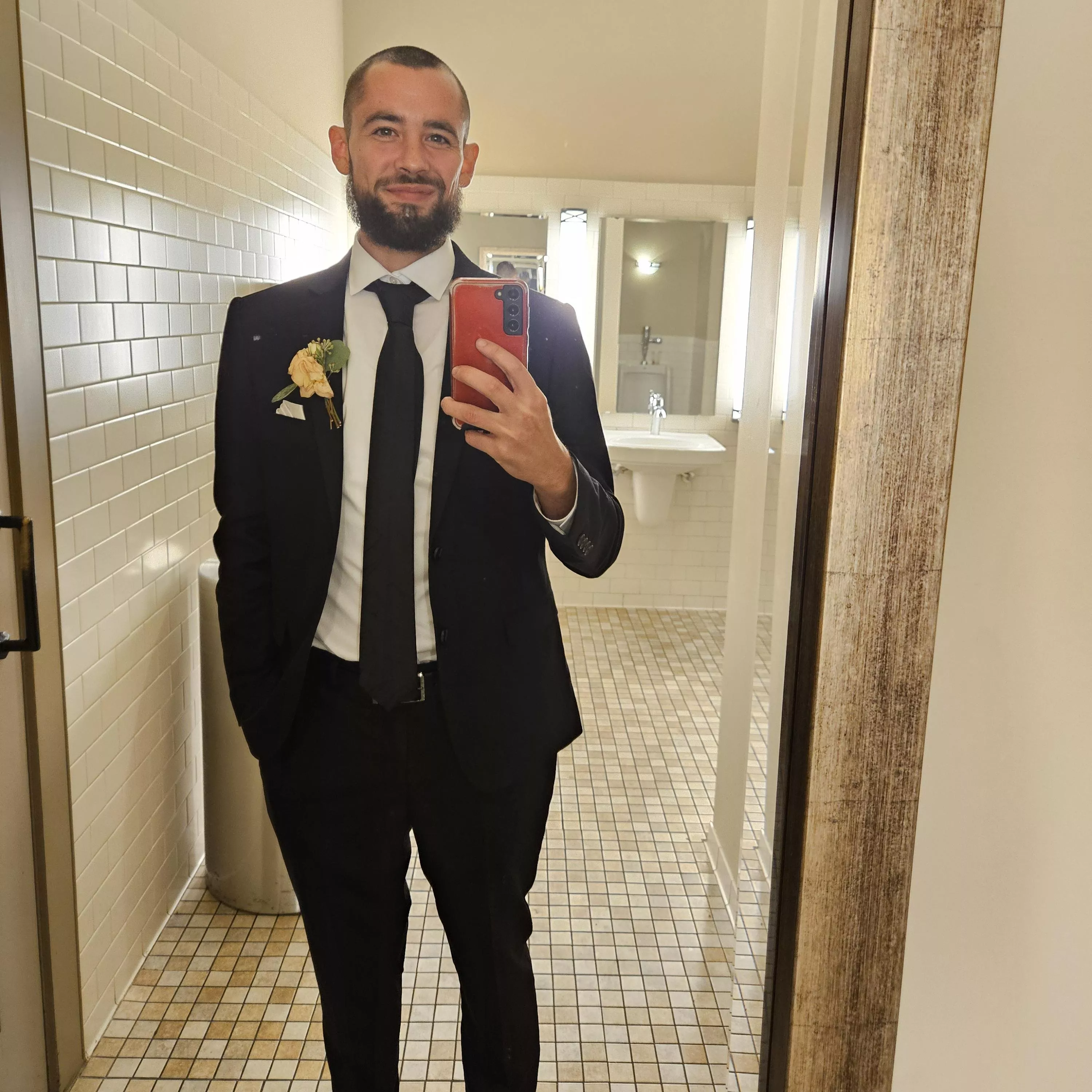 M4F. New to Austin, let's kick it on a football Sunday.