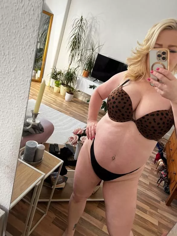 Mature women play harder trust me F48