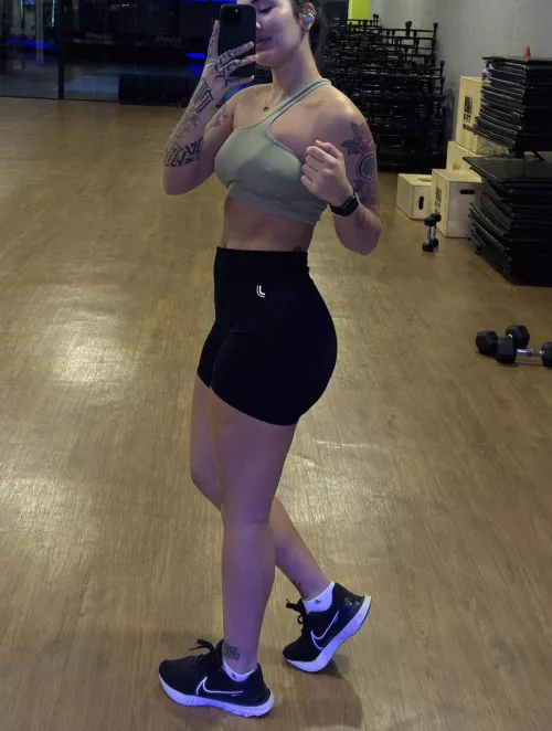 mind im still a bit sweaty??? 