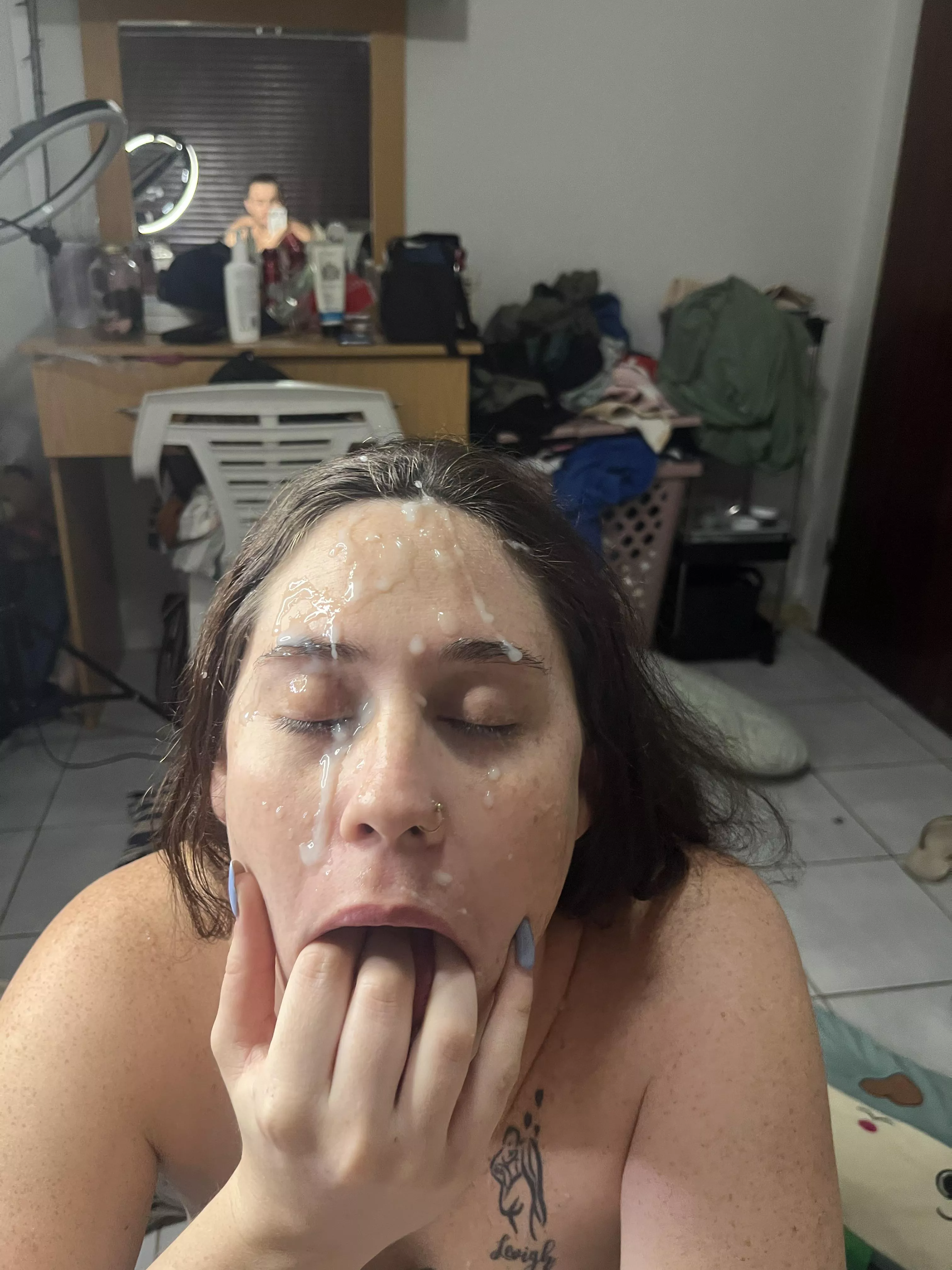 Mmmmm had the best time getting cum all over my Face ! 😈😏