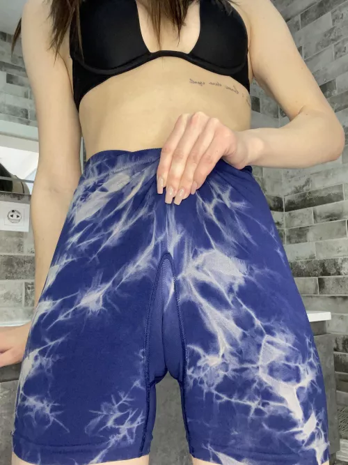 My cameltoe is made for your tongue