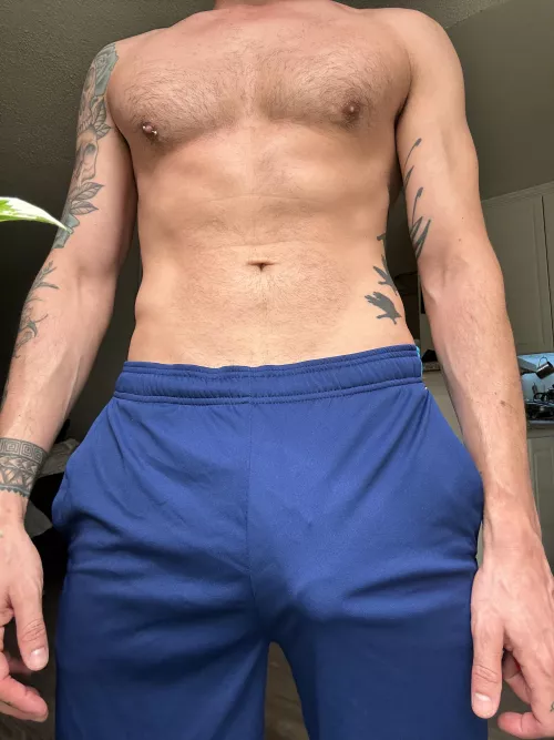 My eyes are up here 👀