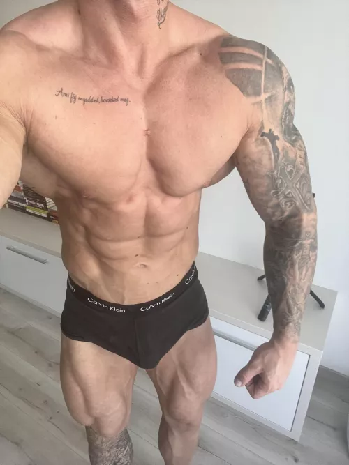 New day. New opportunity for me to find someone to worship me.