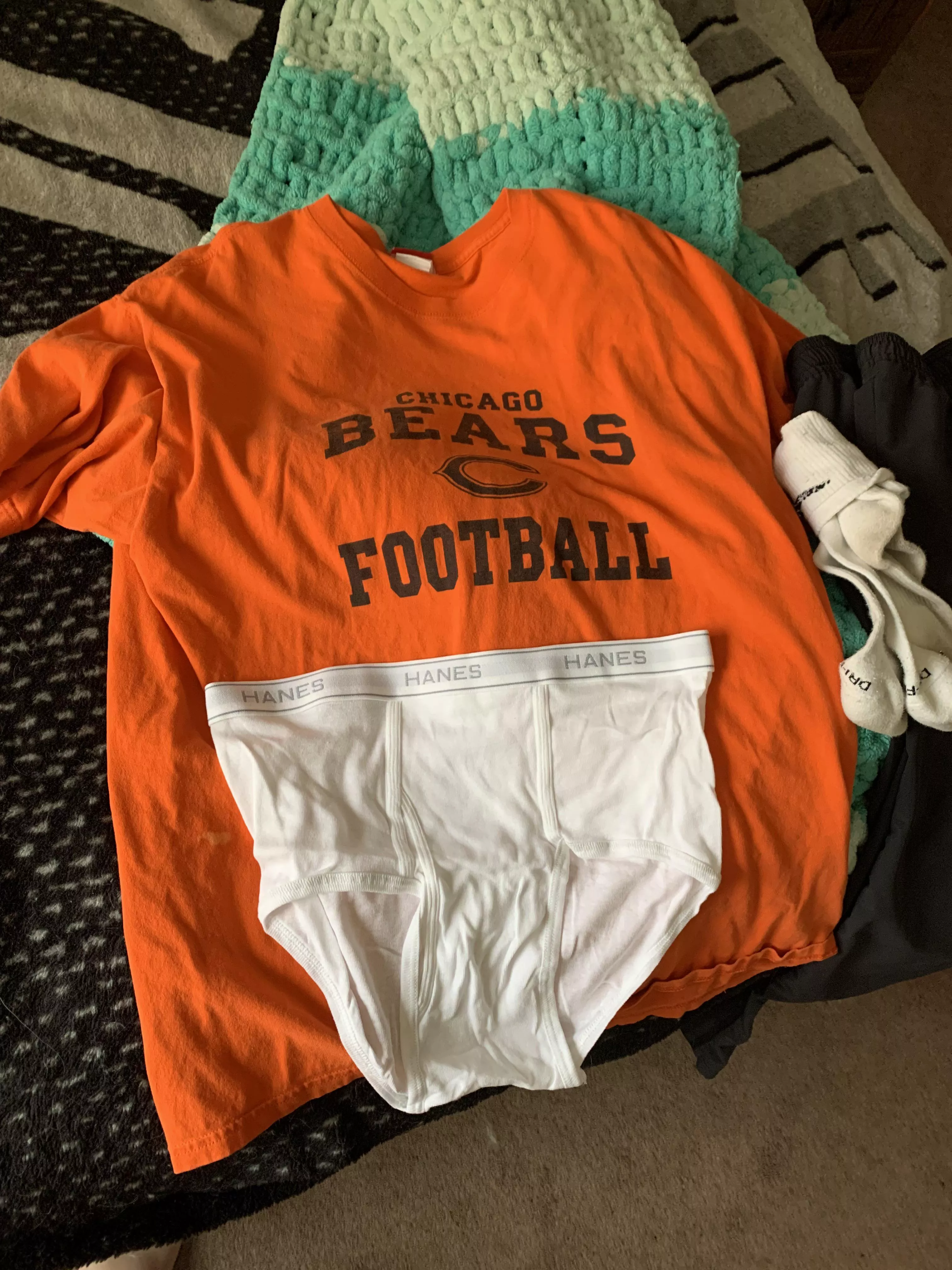 Picking out my outfit for football Sunday 🏈 