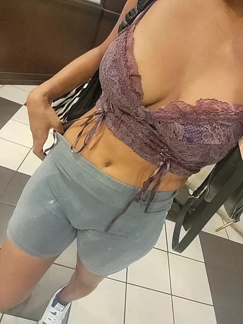 Post gym stomach selfie 🤍