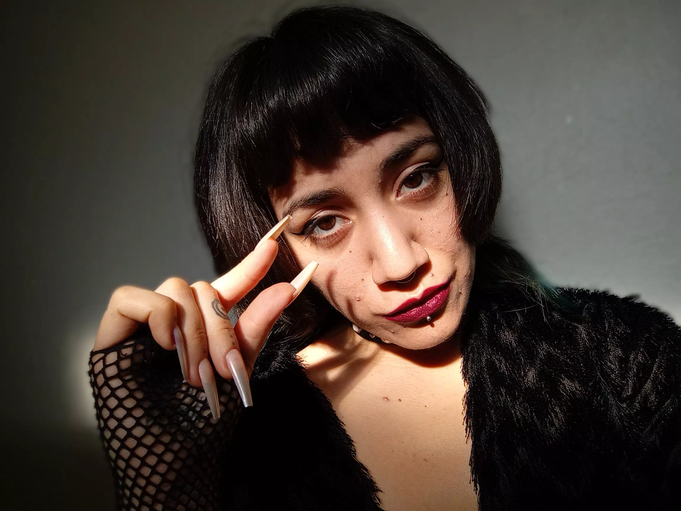 Quick question for sissies: do you sit to pee? 