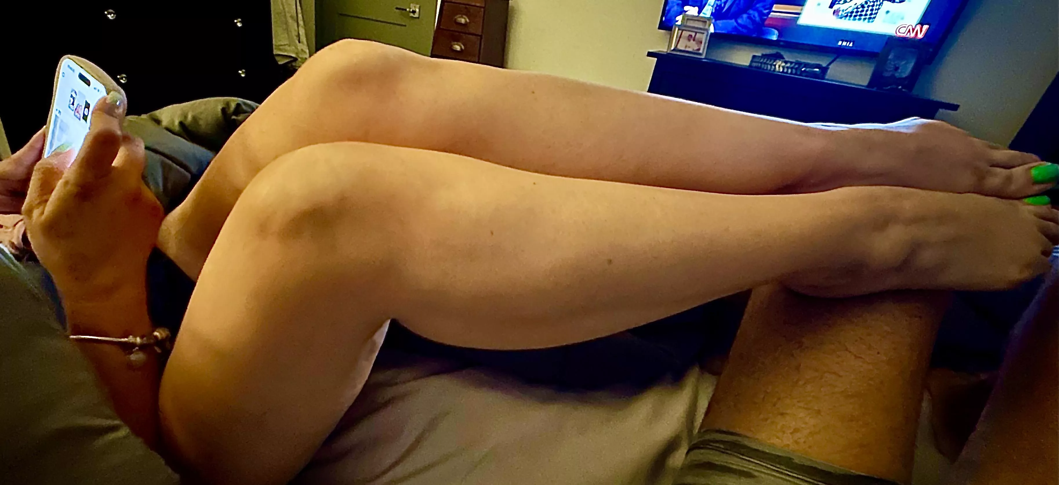 Rate my wife’s MILF legs 🥰😁