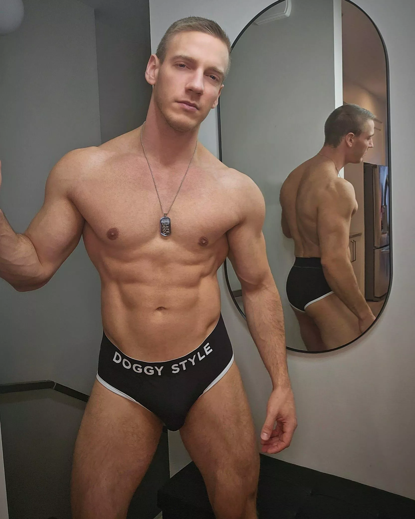 Ready for some muscle worship? Where would you start.. biceps, chest, or maybe somewhere else? 😈..