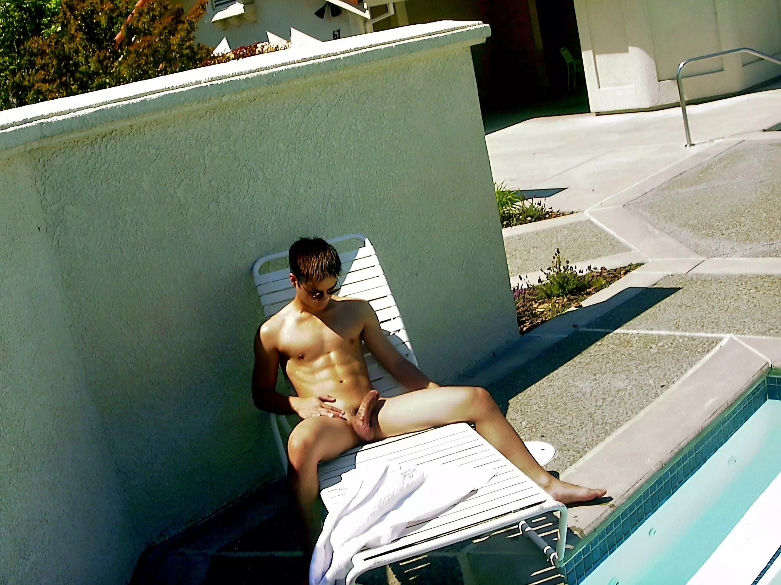 [Self] I'll meet you at the swimming pool