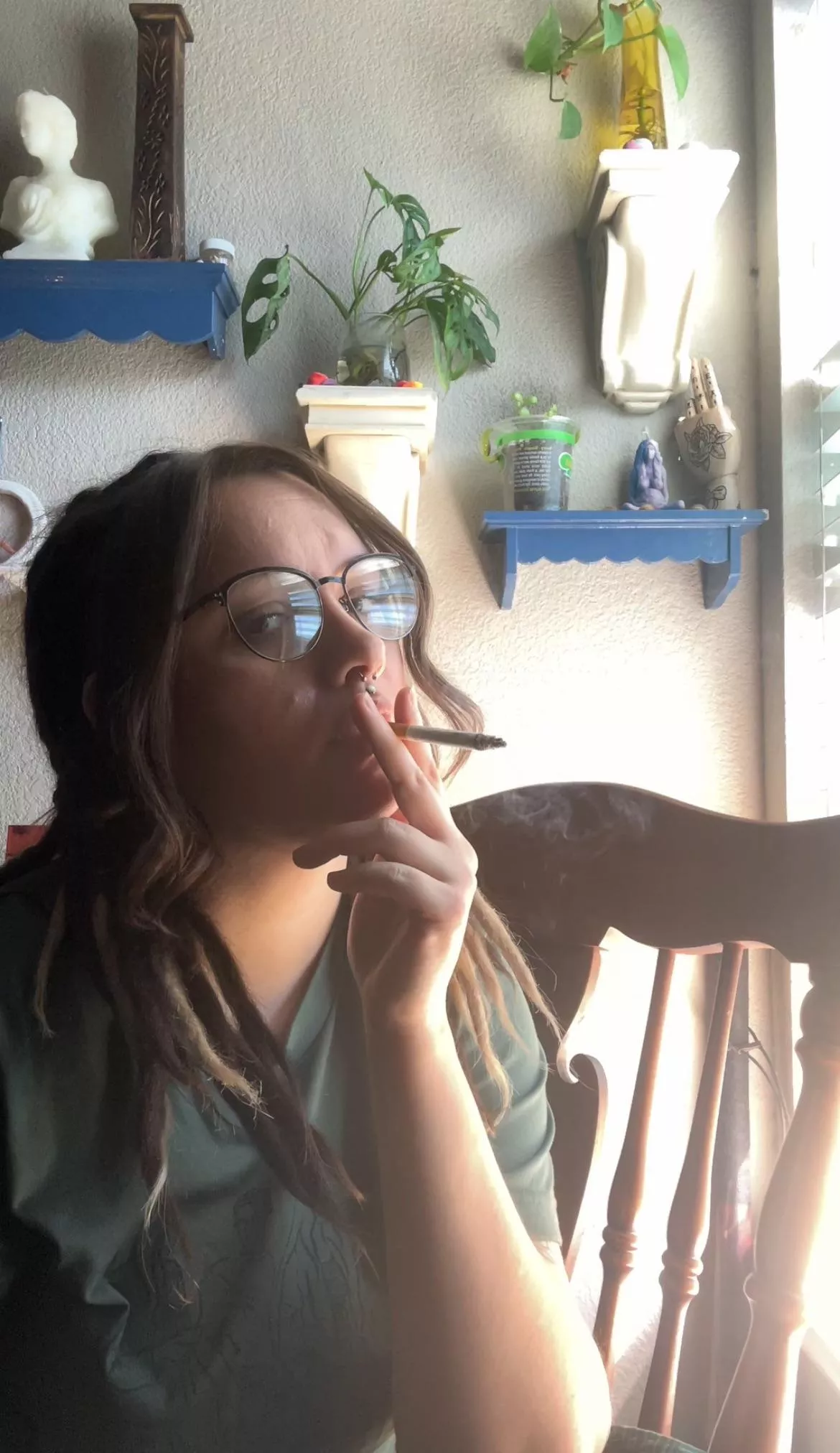 Smoking in the sunlight ❤️ so good 