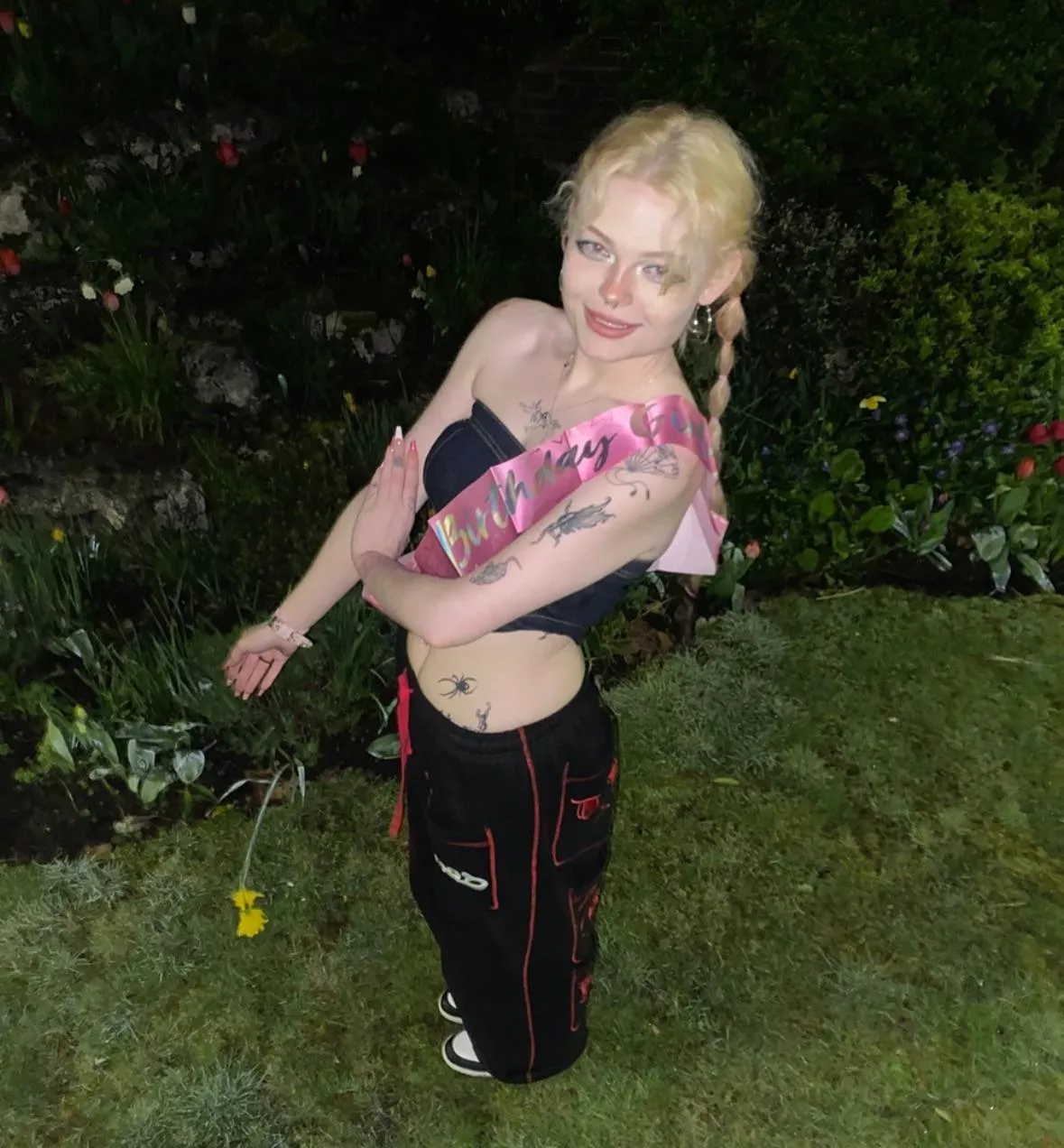 Stop gooning and compliment me with your pretty cash, freak boy. 🇬🇧