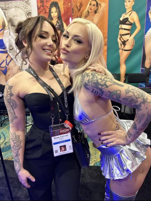 The Queen with a great performer: Alex Grey 