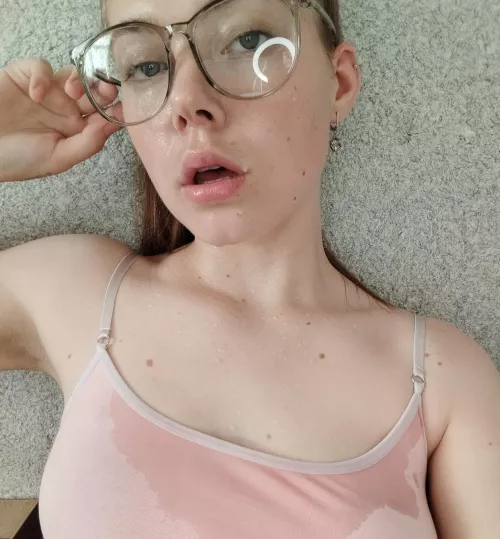 These glasses give me a very smart charm haha