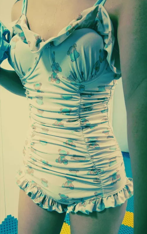 Vintage swimsuit for my 10 months vegan body