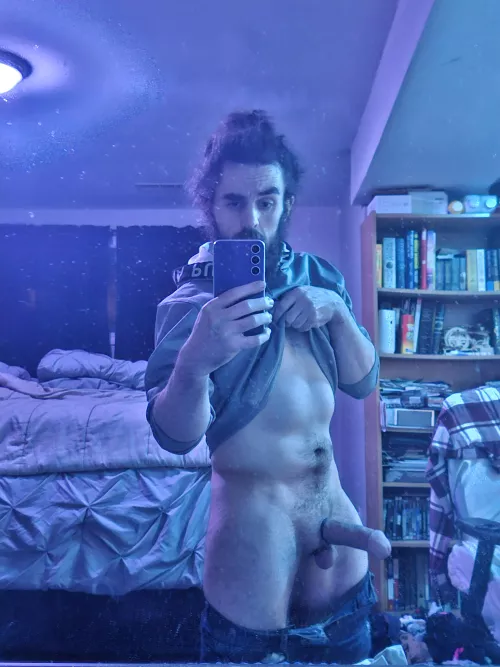 Who likes mood lighting 😈🍆 32m