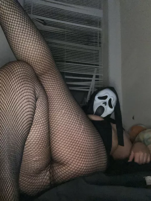 Who wants to be my victim tonight?