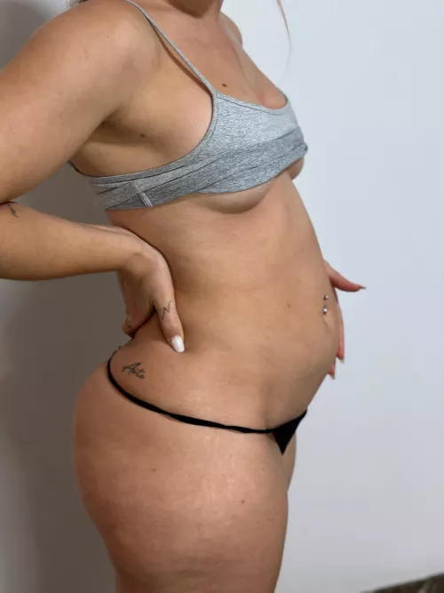 Would you jerk off touching my belly? Y or N?