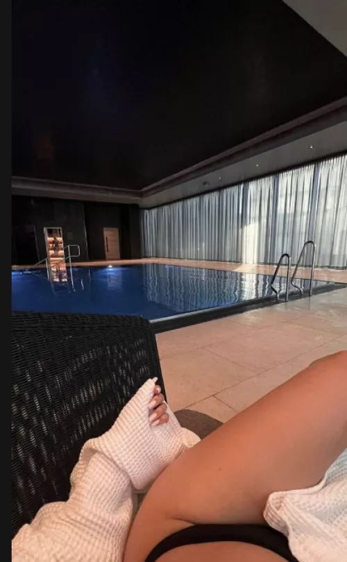 Would you like to join me here in pool? 