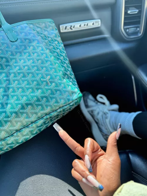 You can’t afford my lifestyle; but I’ll take your money for the F*k of it !! 