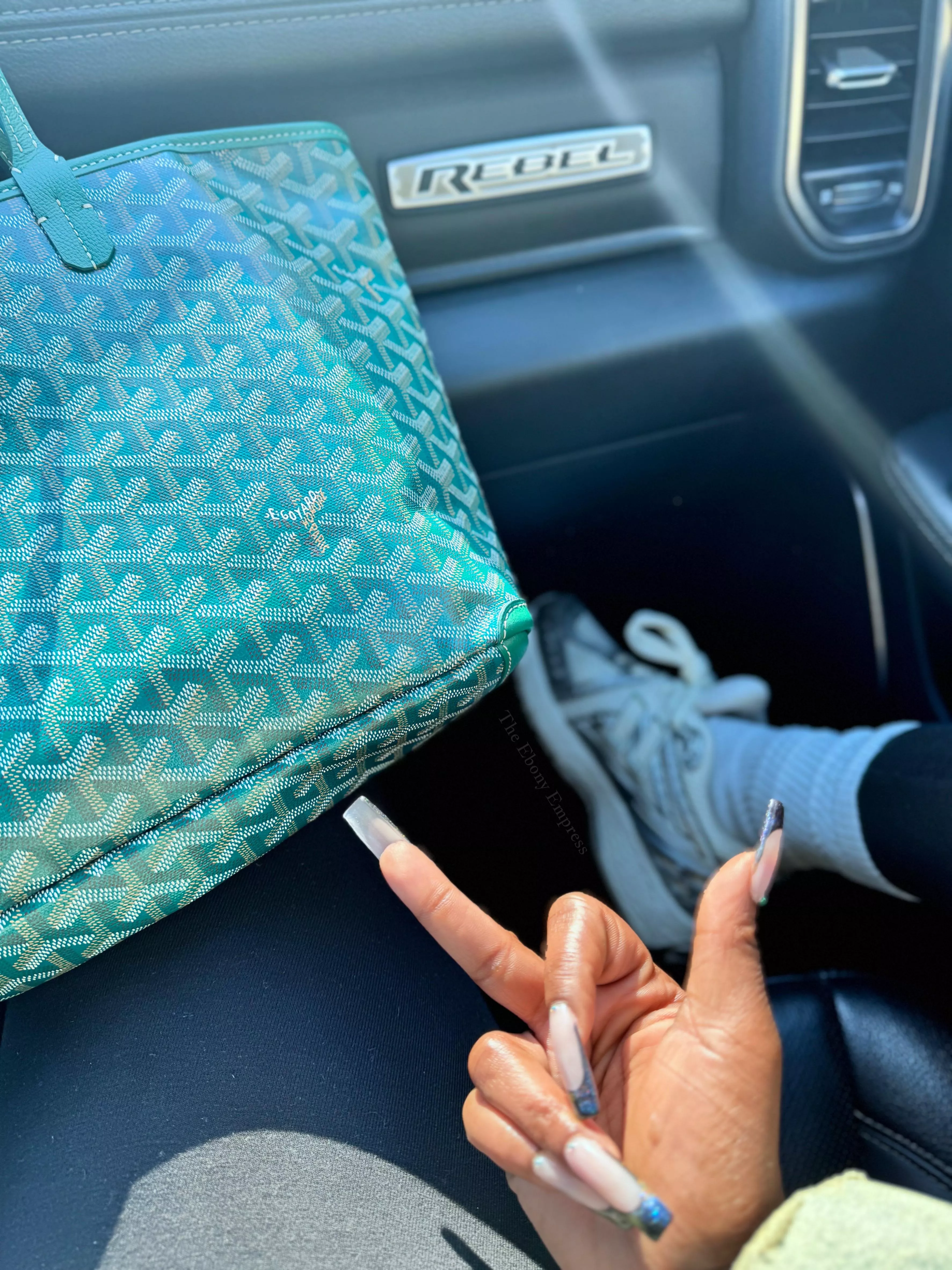 You can’t afford my lifestyle; but I’ll take your money for the F*k of it !! 