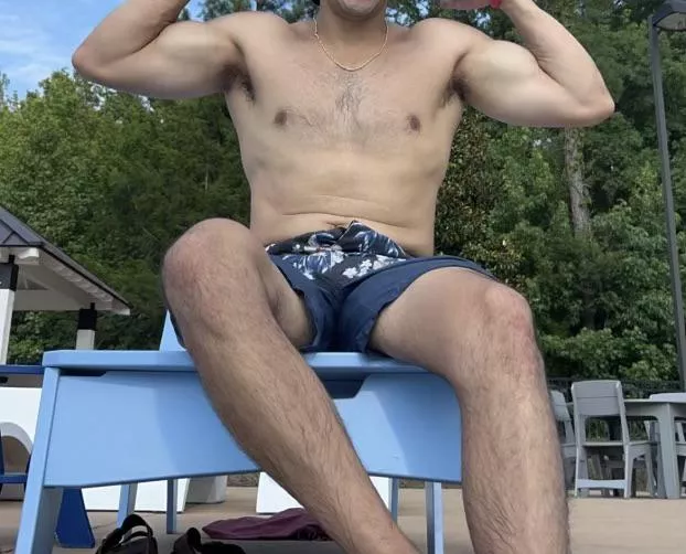 25 [m4f] Irving, looking to host someone tonight and cum all over them