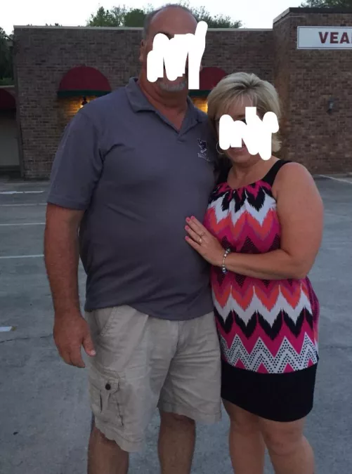 52f/58m South Carolina looking for some fun with other South Carolina fans.