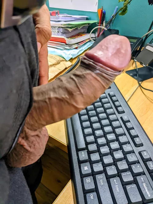 Anyone up for an office Quickie?