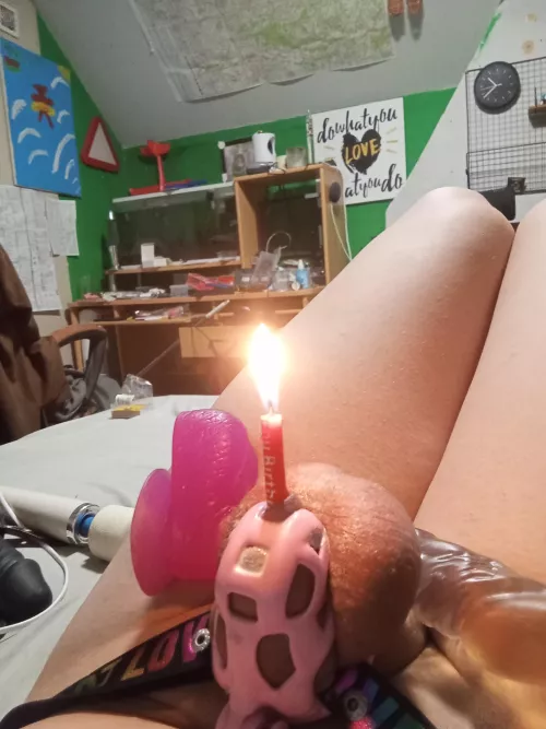 Apparently birthday candles don't drop wax :/