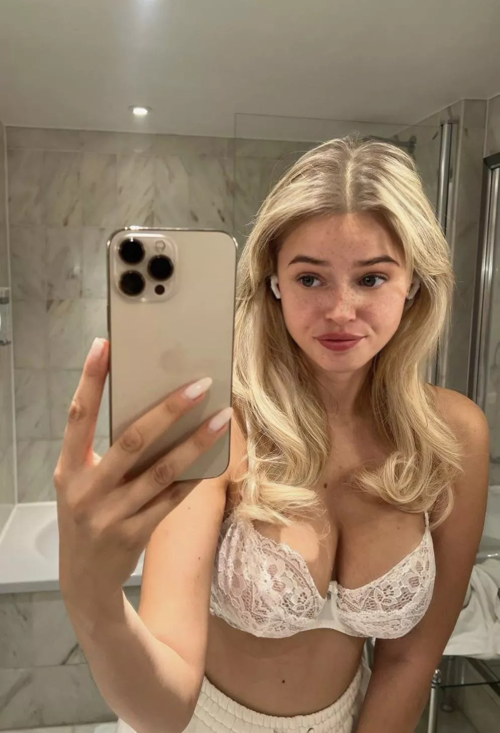 Are my classmates right about me being too ugly to find myself a boyfriend? It’s making me feel really self conscious…