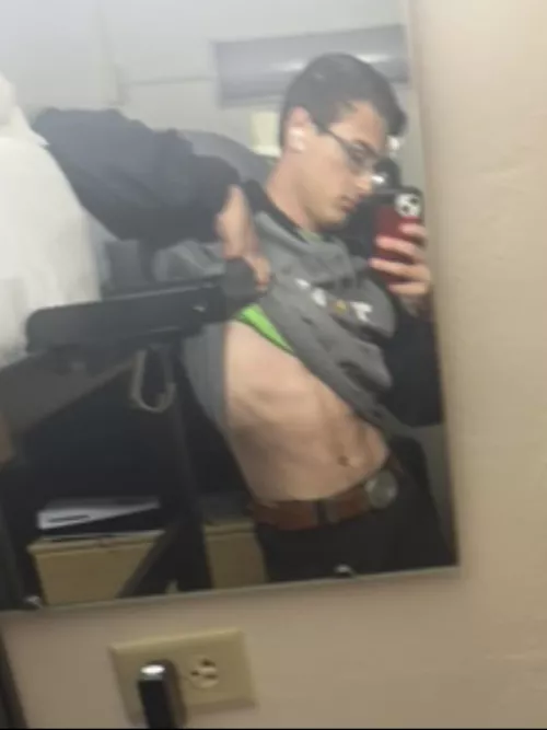 [B4M] 18 M who is interested in beating some woman’s baby and pleasing them all day long. (willing to verify) 