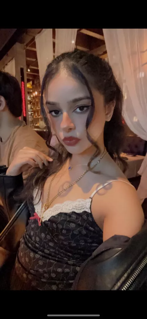 be my long term slave who worships me by paying for my leisurely activities. Way out of your league<3