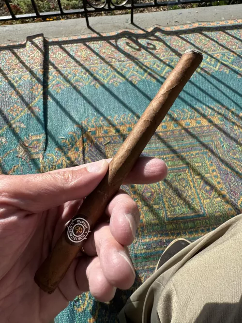 Beautiful Montecristo Especial on a gorgeous morning here on an expectant and upbeat Capitol Hill