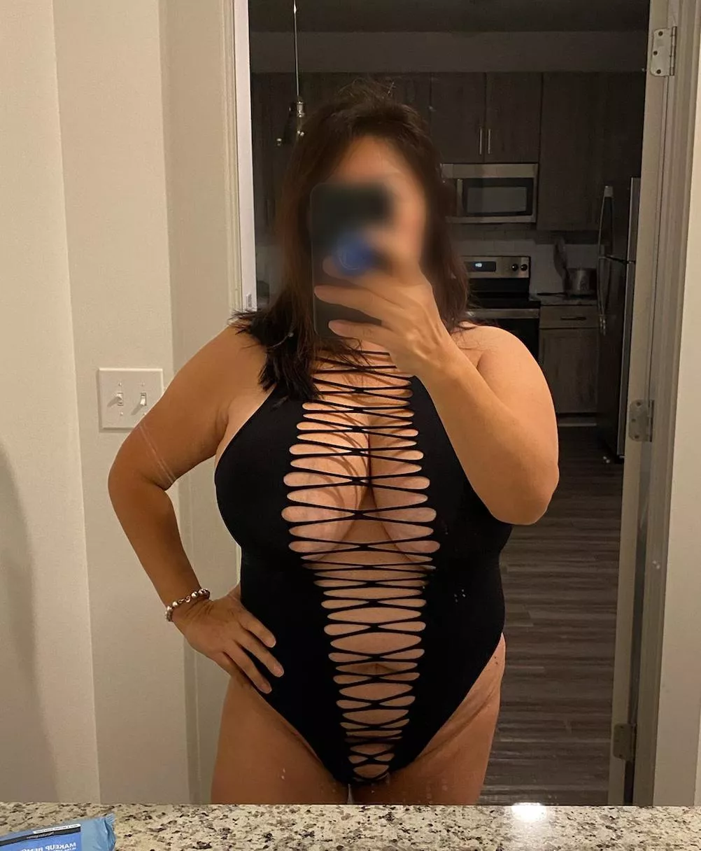 Big submissive Korean bobbies