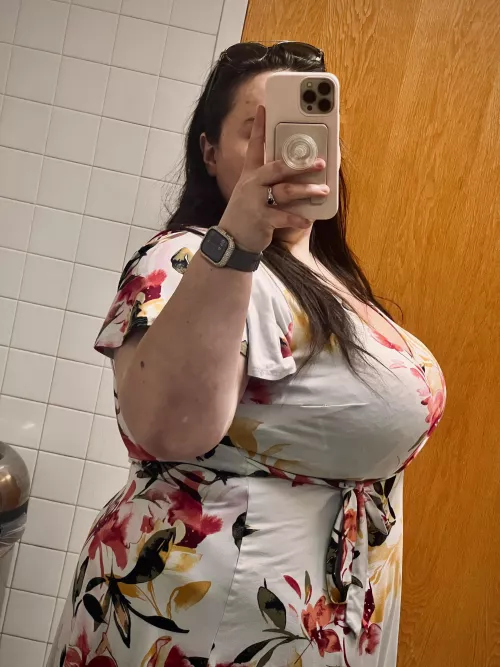 choose your adventure: fuck me while my husband is shopping or take turns 😈