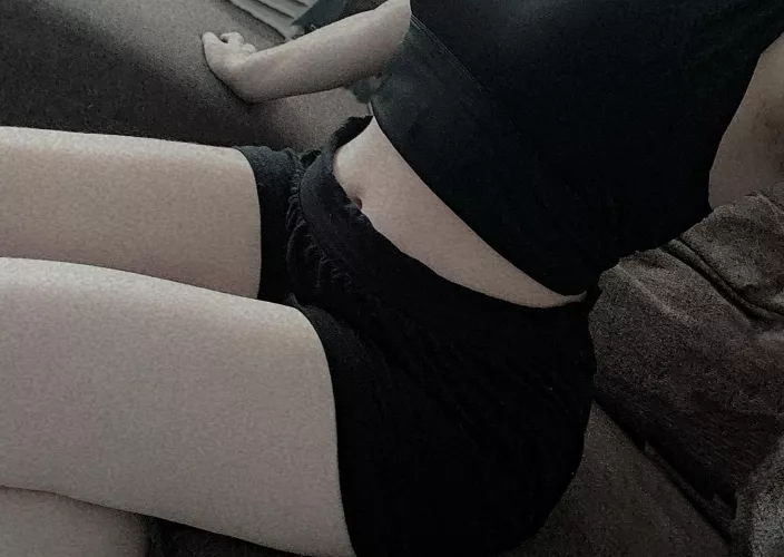 Come lie down🖤🖤