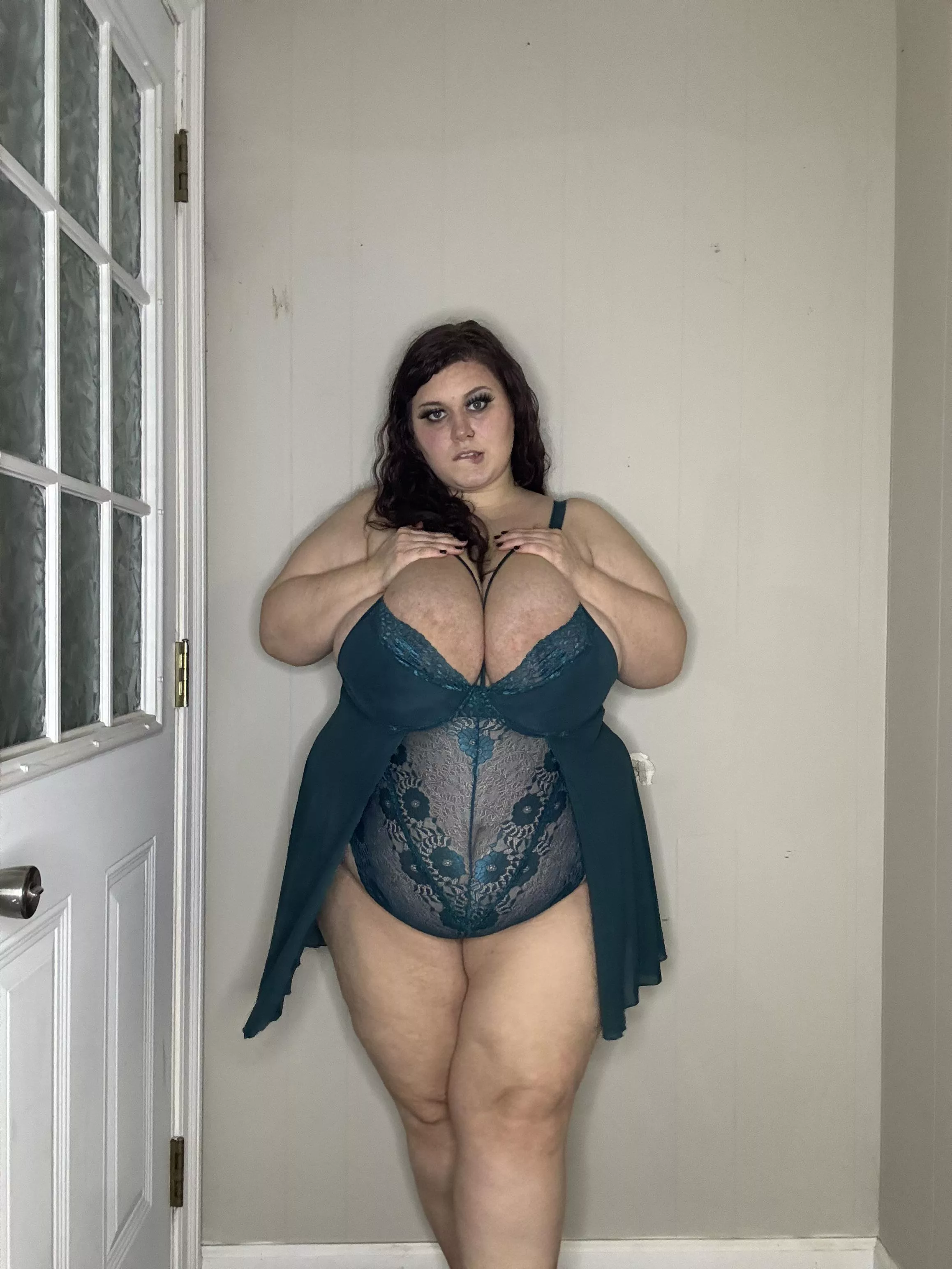 Cum get your daily dose of massive tits! 