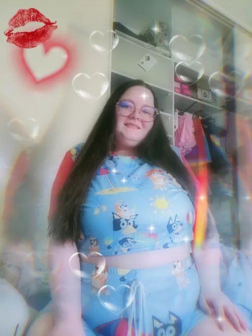 Do you like my new Bluey outfit? 